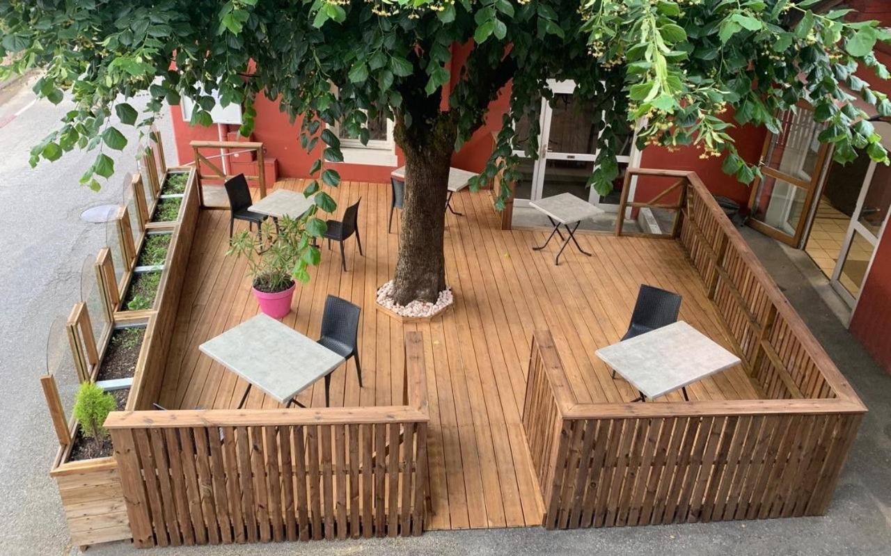 Logis Hotel Du Fer A Cheval Yenne Exterior photo